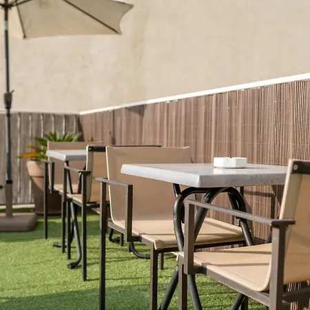 The Originals City, Mondial, Otel