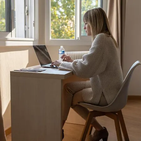 Hotel The Originals City, Mondial,