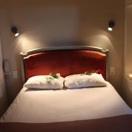 The Originals City, Mondial, Otel