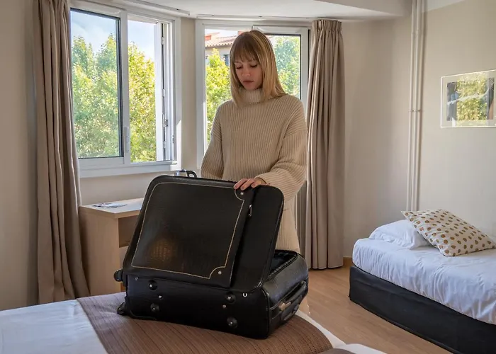 Hotel The Originals City, Mondial,