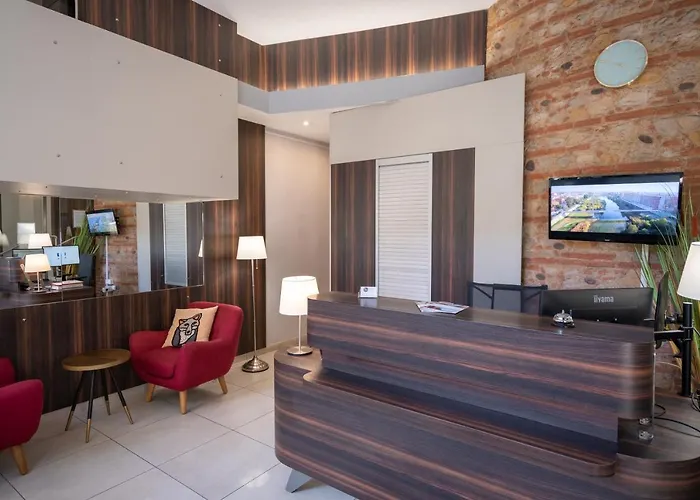 The Originals City, Mondial, Hotel