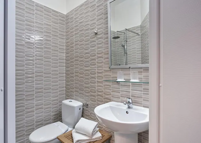 Hotel The Originals City, Mondial,