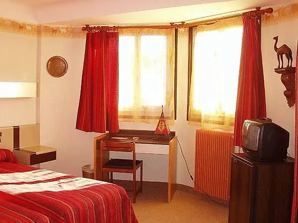 Hotel The Originals City, Mondial, Perpiñán